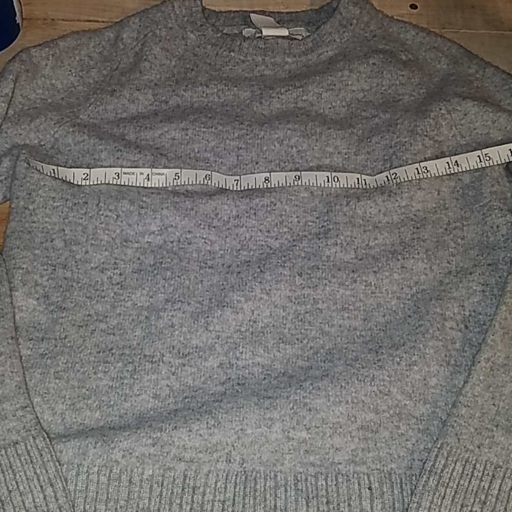 Sweater - Picture 4 of 4